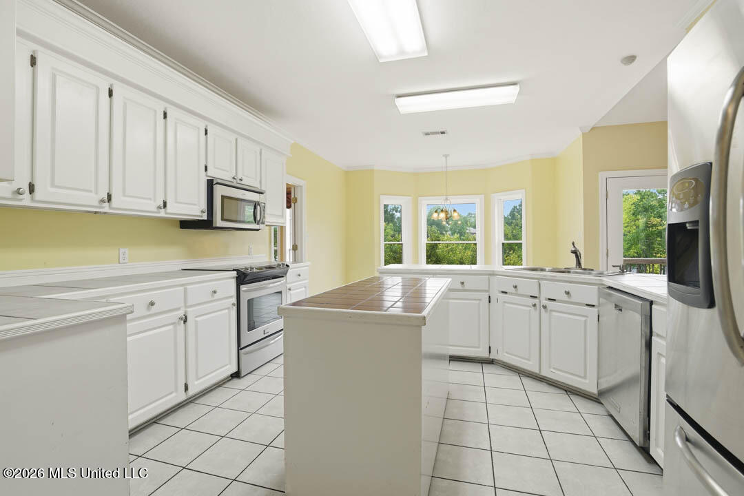 90 W Shore Drive Property Photo 12