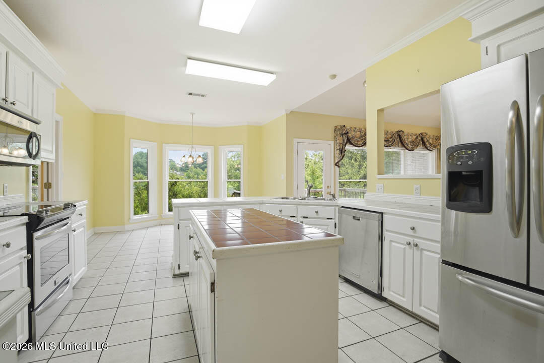 90 W Shore Drive Property Photo 13