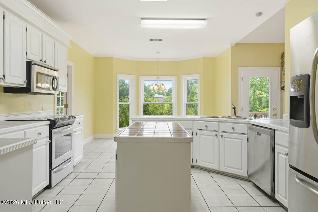 90 W Shore Drive Property Photo 14