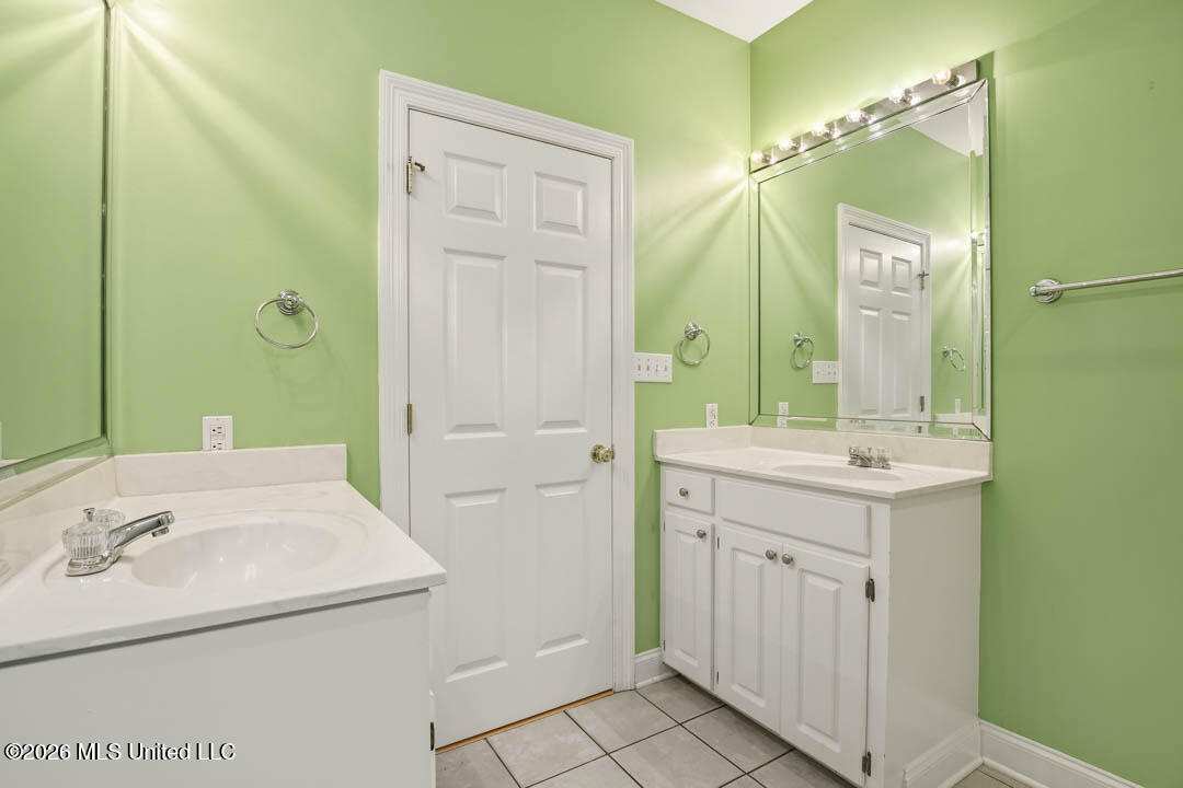 90 W Shore Drive Property Photo 25