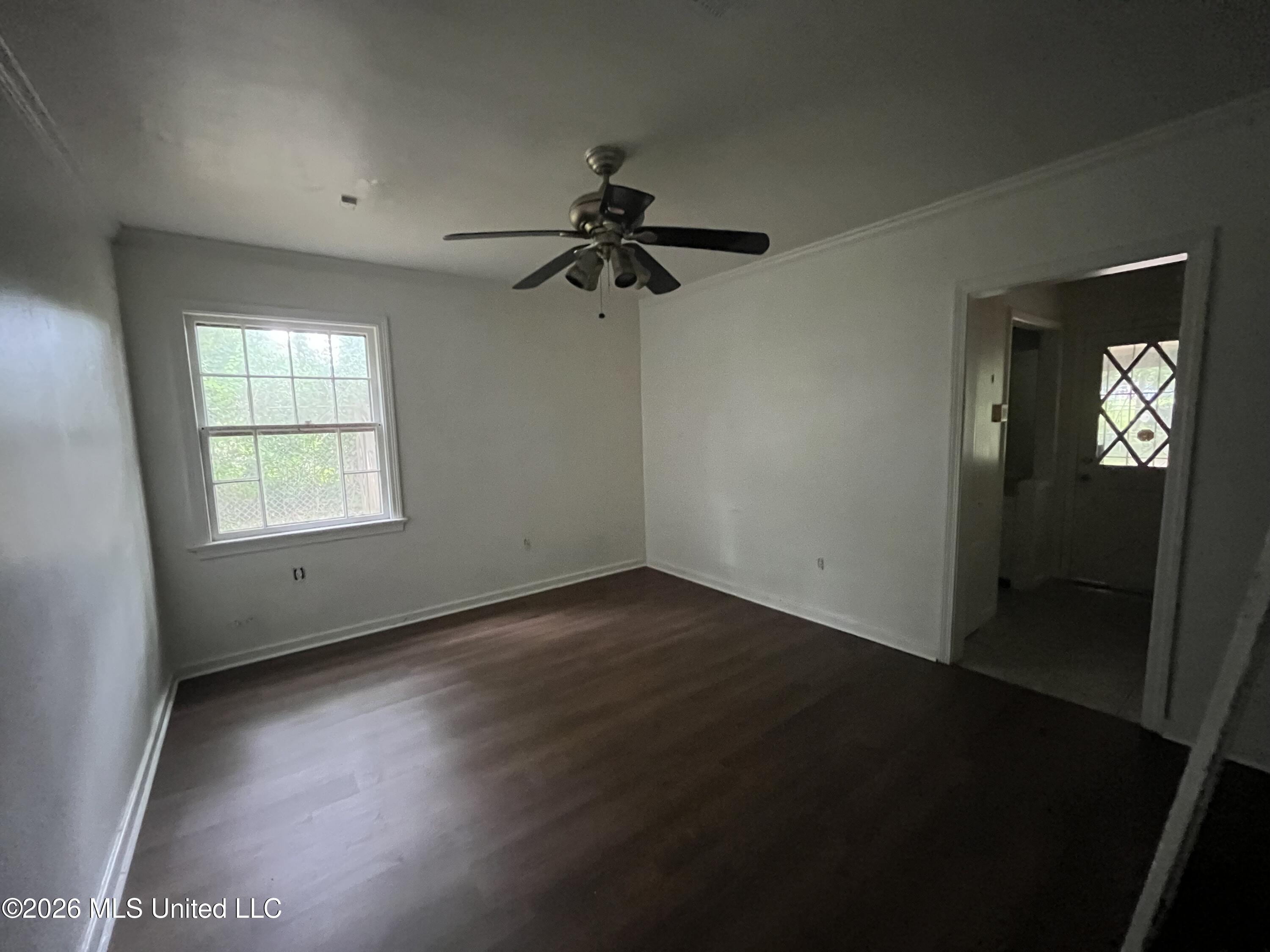 622 N Naples Road Property Photo 8