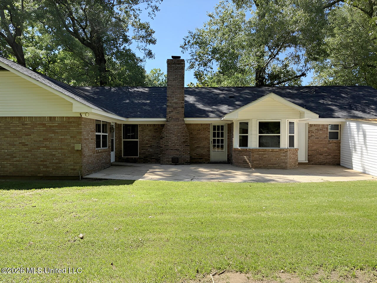 910 Newitt Vick Drive Property Photo 6