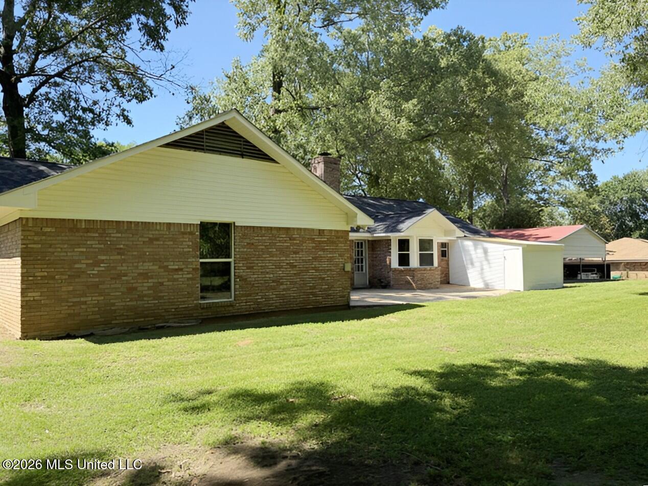 910 Newitt Vick Drive Property Photo 7