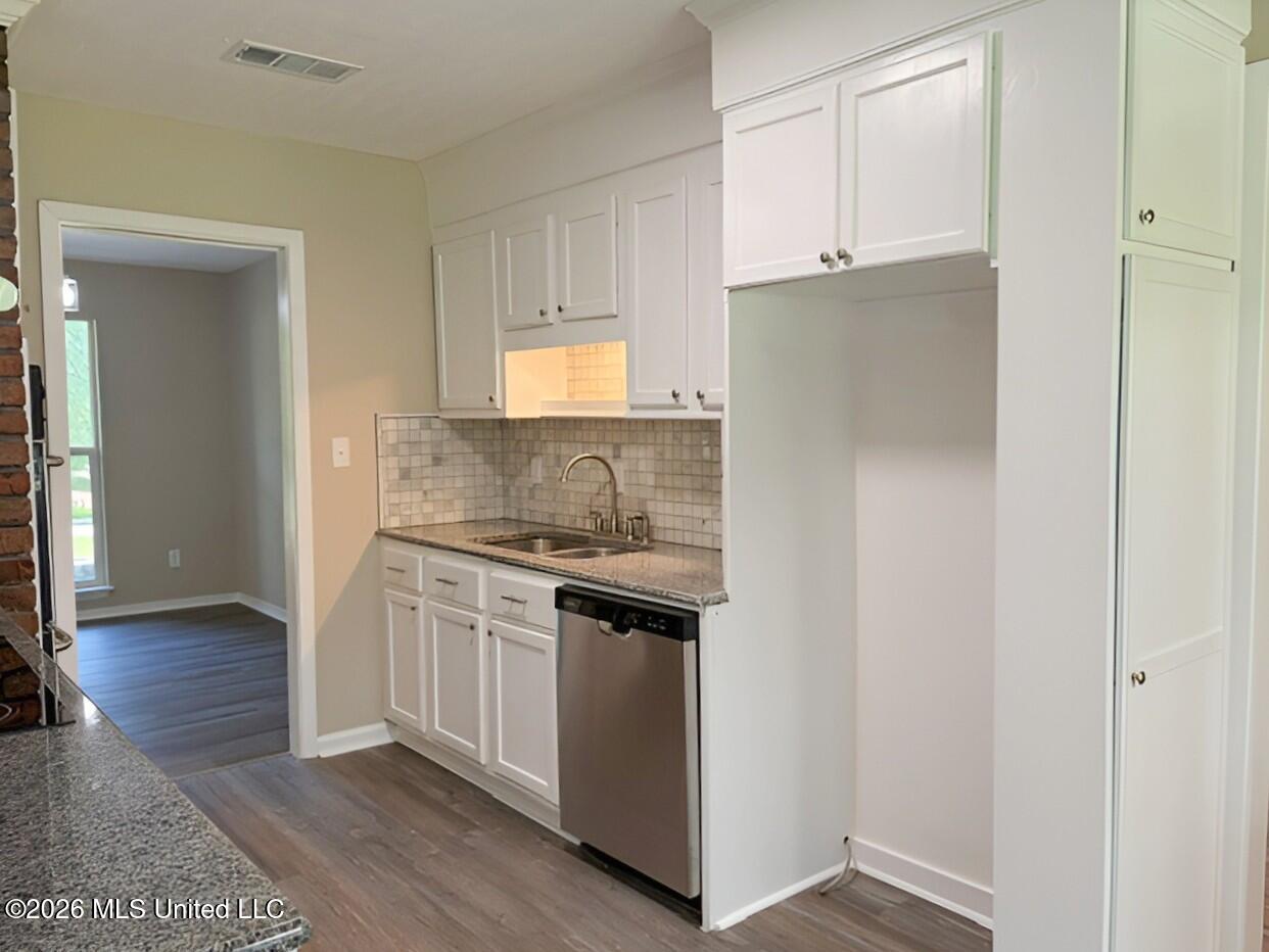 910 Newitt Vick Drive Property Photo 12