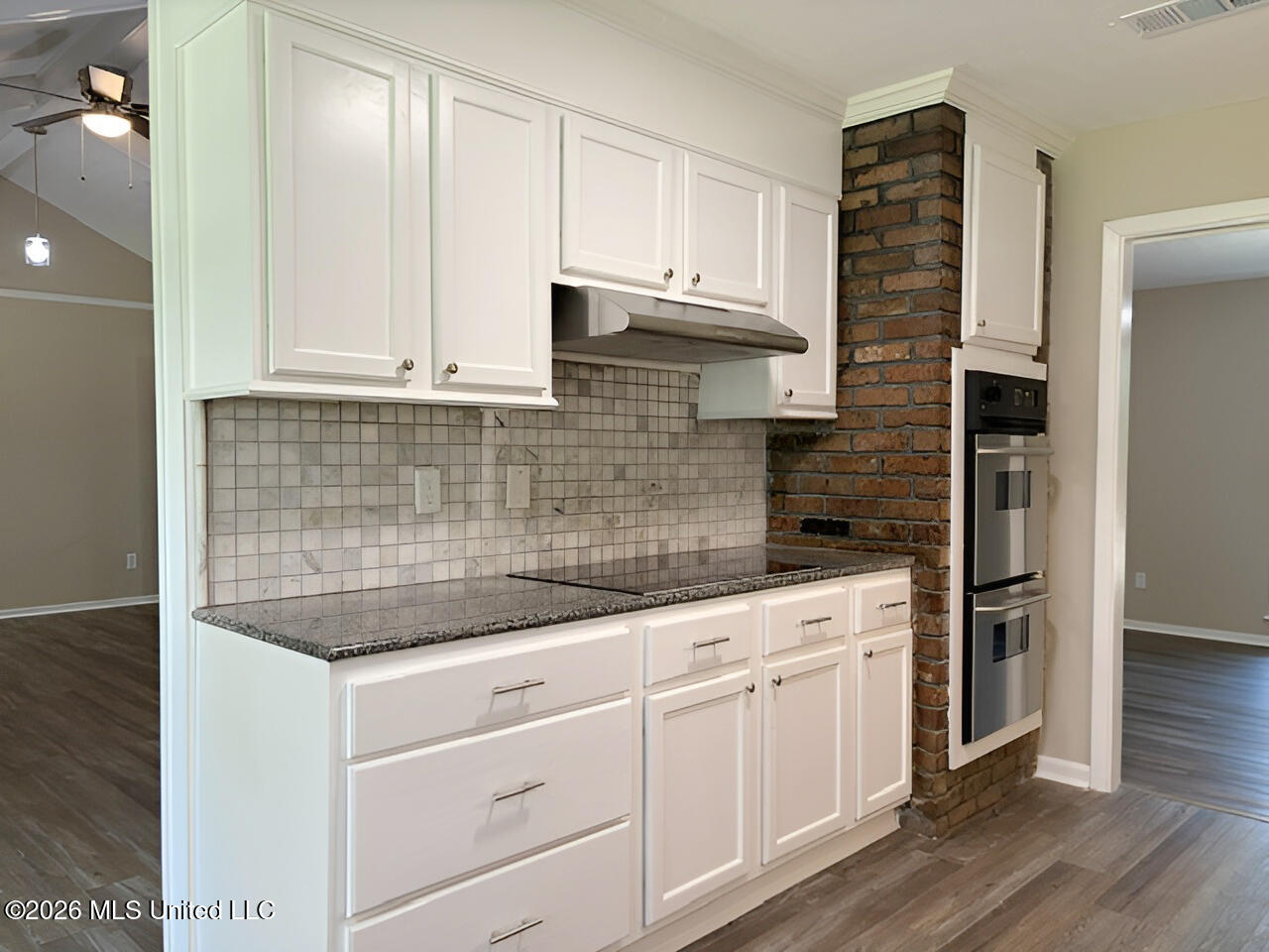 910 Newitt Vick Drive Property Photo 13