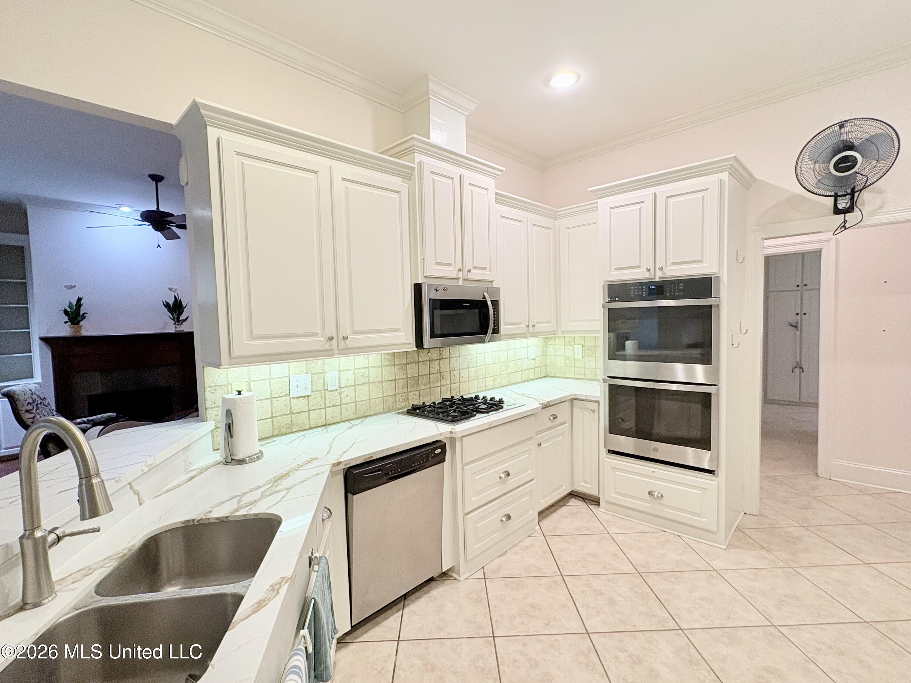 3920 Roxbury Road Property Photo 19
