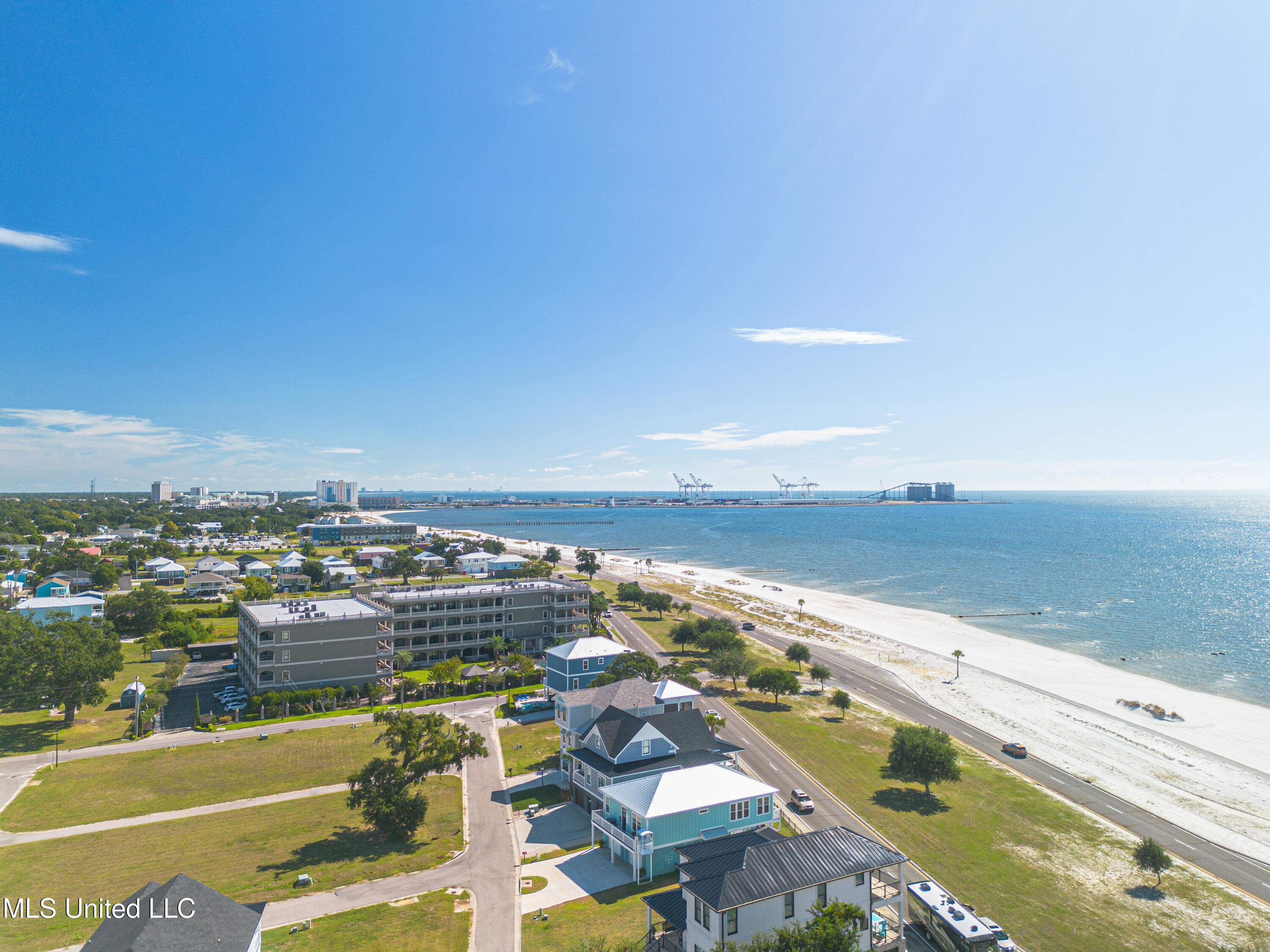 4731 W Beach Boulevard Property Photo 3