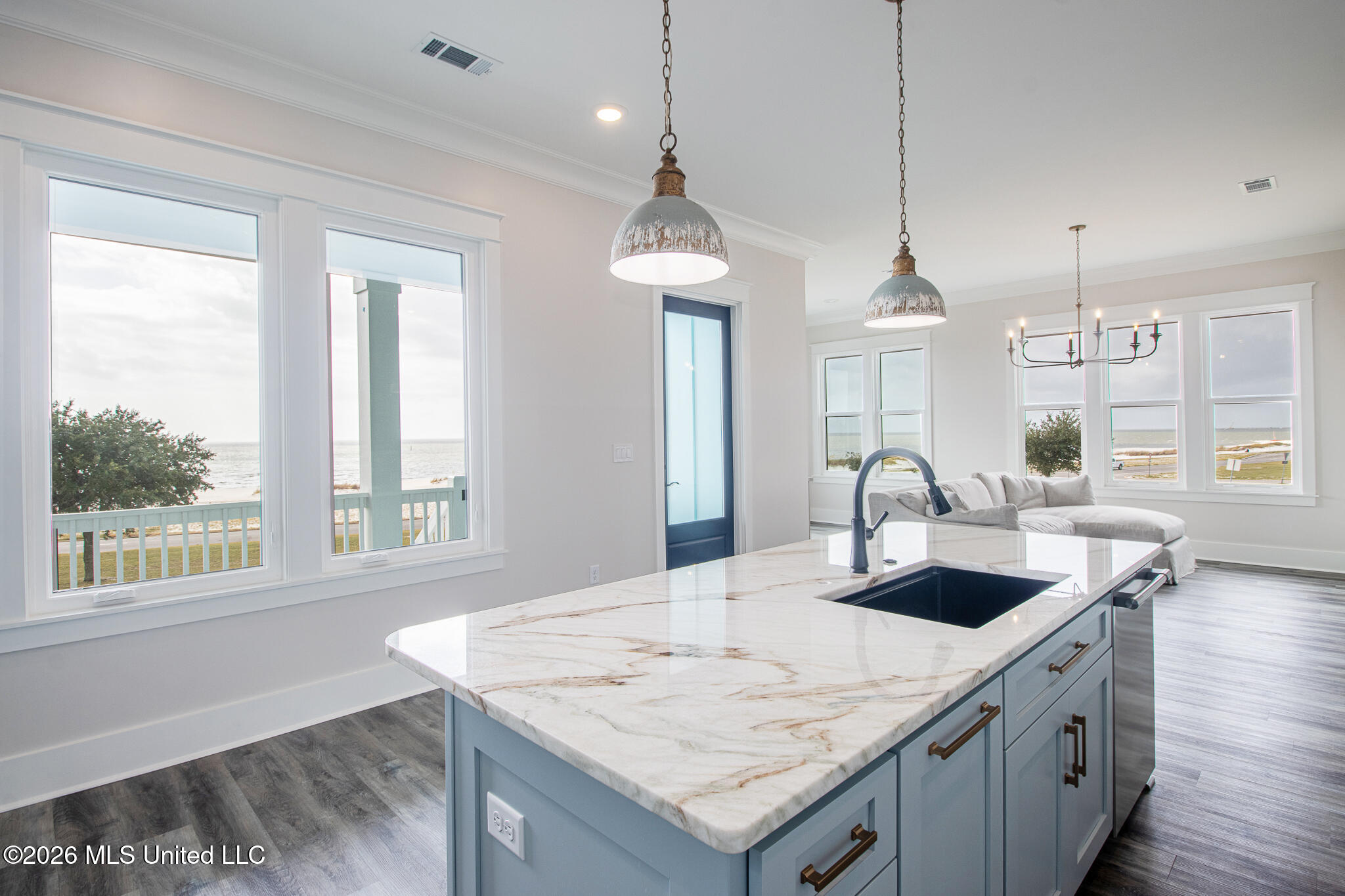 4731 W Beach Boulevard Property Photo 7