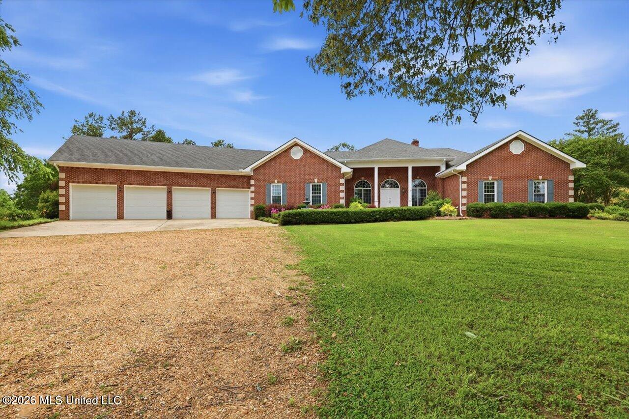 1001 Eagle Landing Property Photo 1