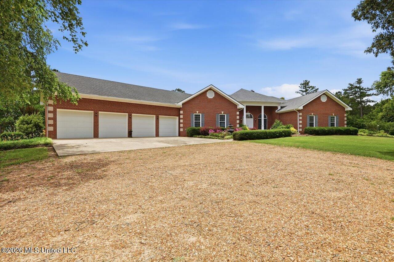 1001 Eagle Landing Property Photo 2