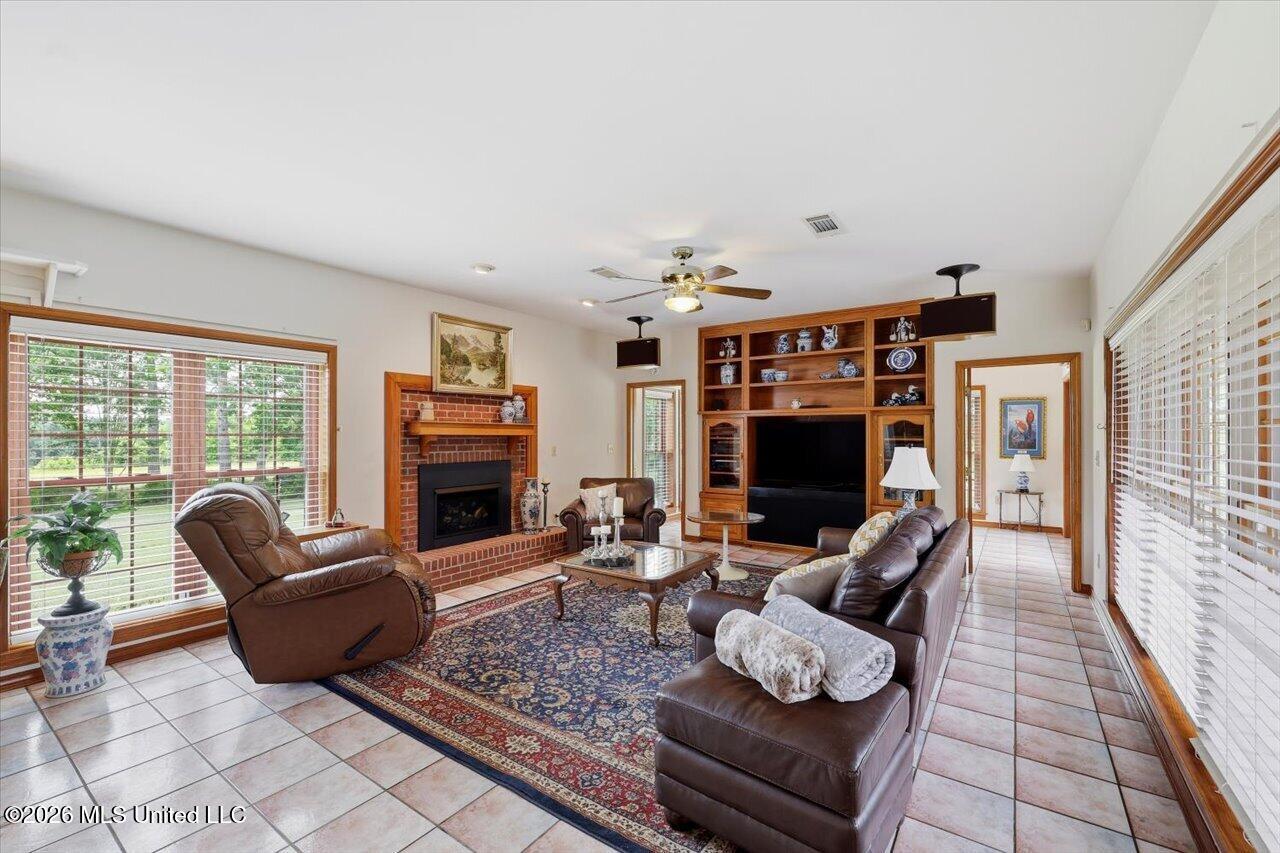 1001 Eagle Landing Property Photo 31