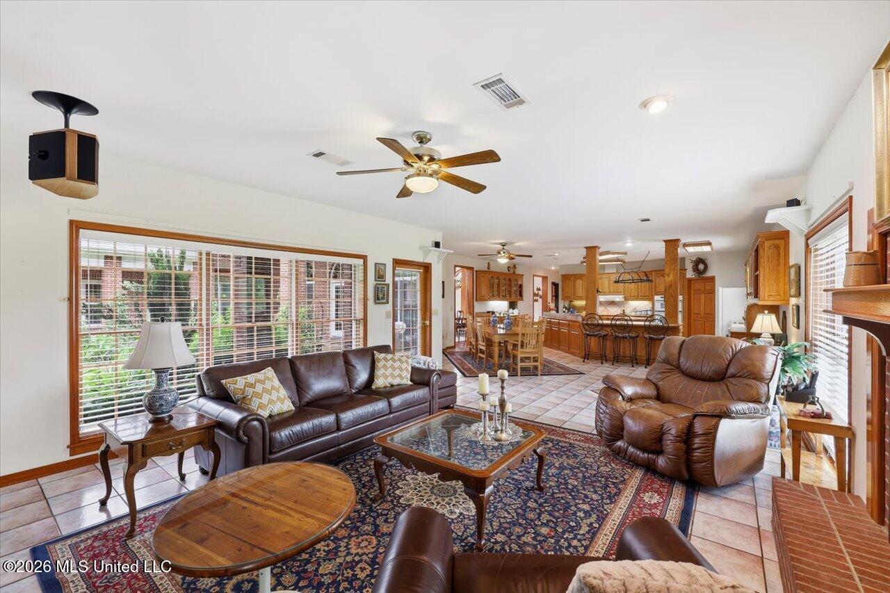 1001 Eagle Landing Property Photo 33
