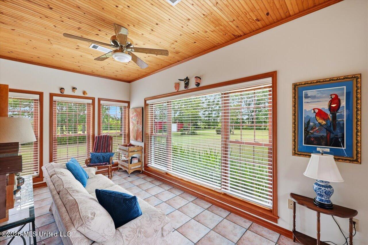 1001 Eagle Landing Property Photo 35