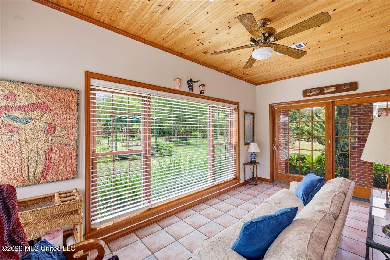 1001 Eagle Landing Property Photo 37