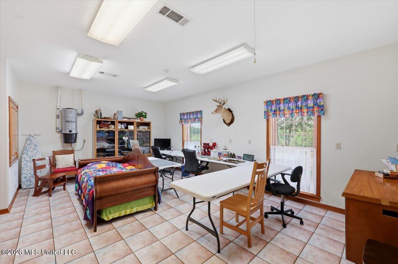 1001 Eagle Landing Property Photo 40