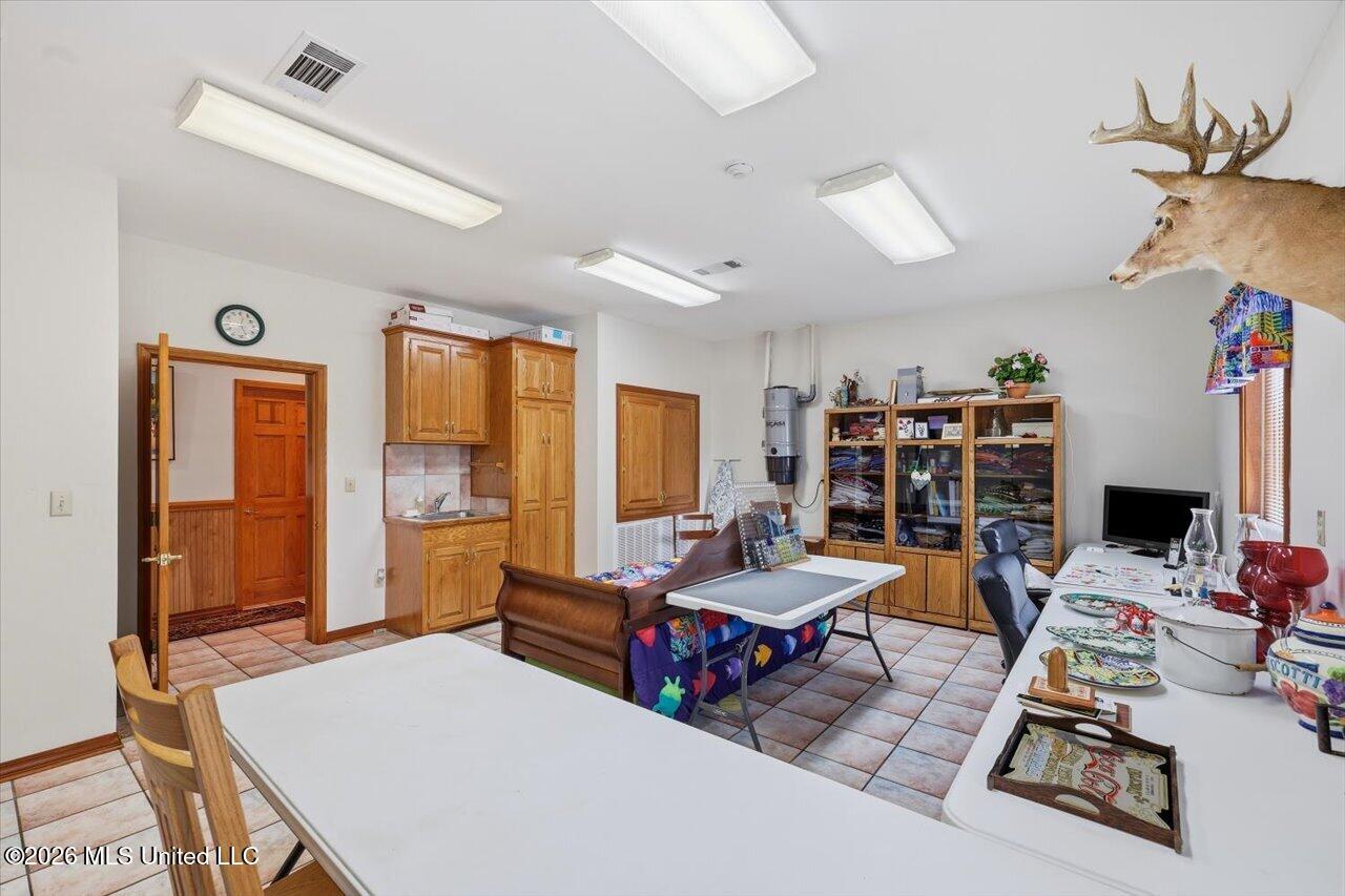 1001 Eagle Landing Property Photo 41