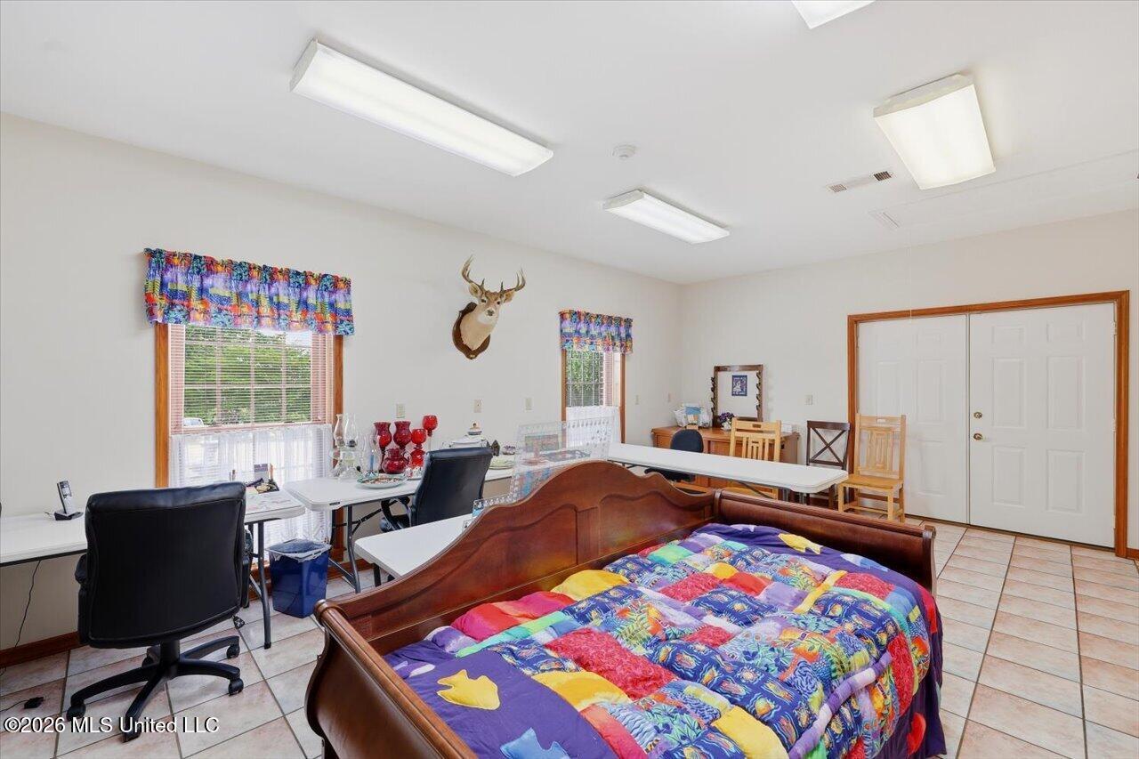 1001 Eagle Landing Property Photo 42