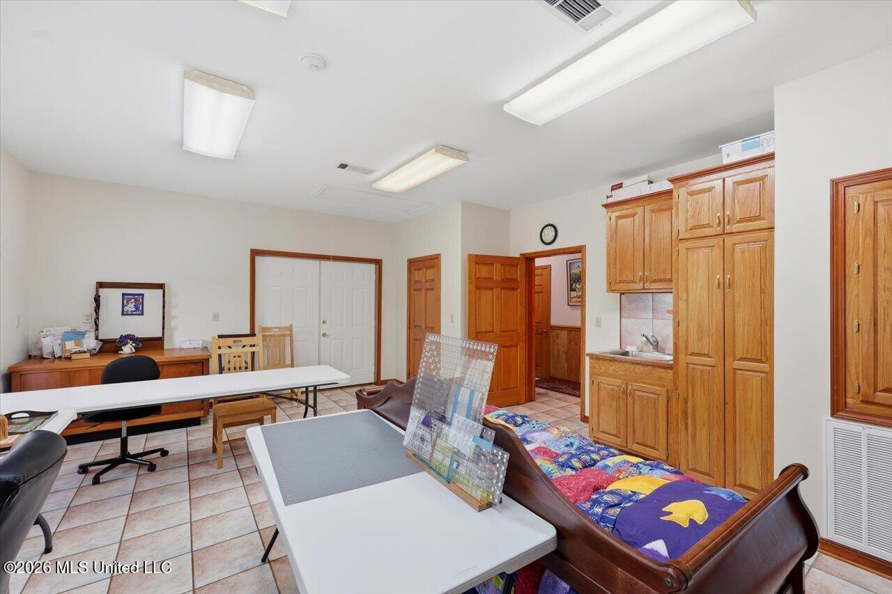 1001 Eagle Landing Property Photo 43