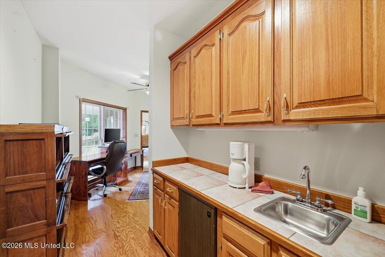1001 Eagle Landing Property Photo 45