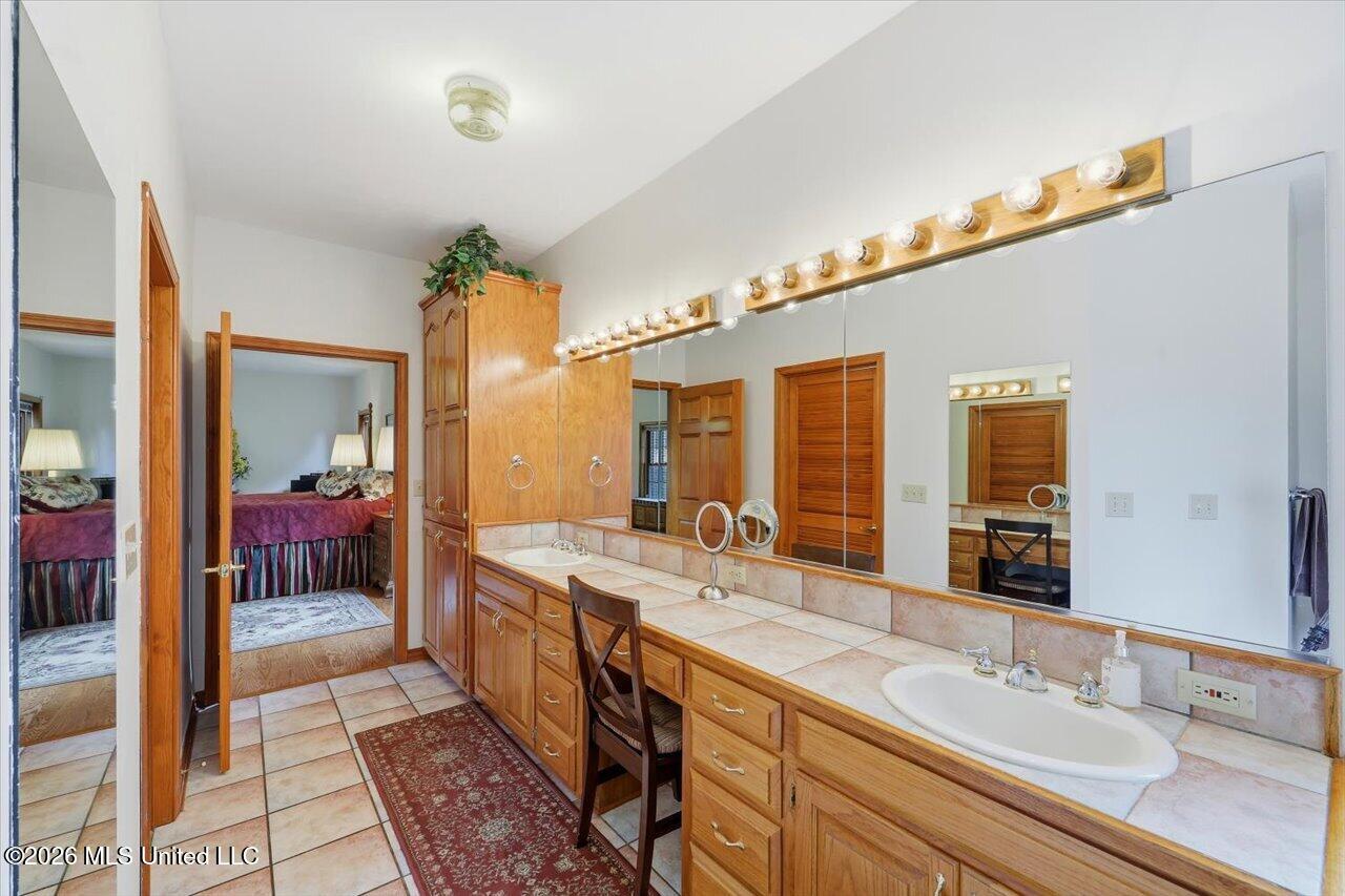 1001 Eagle Landing Property Photo 53