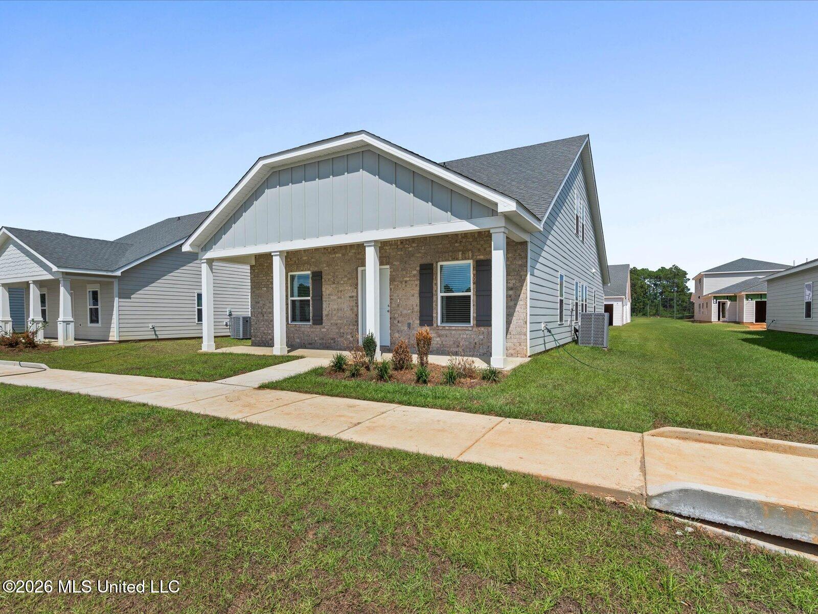 425 Pimento Circle Property Photo 2