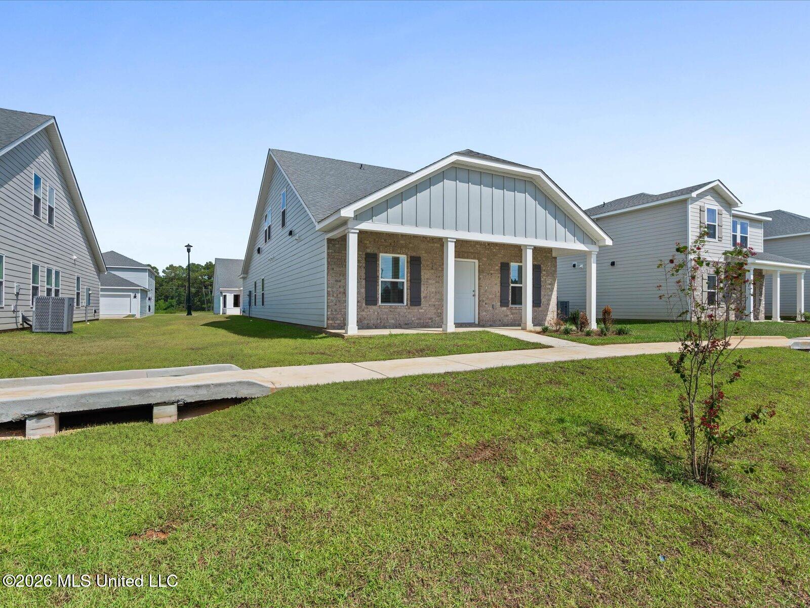 425 Pimento Circle Property Photo 3