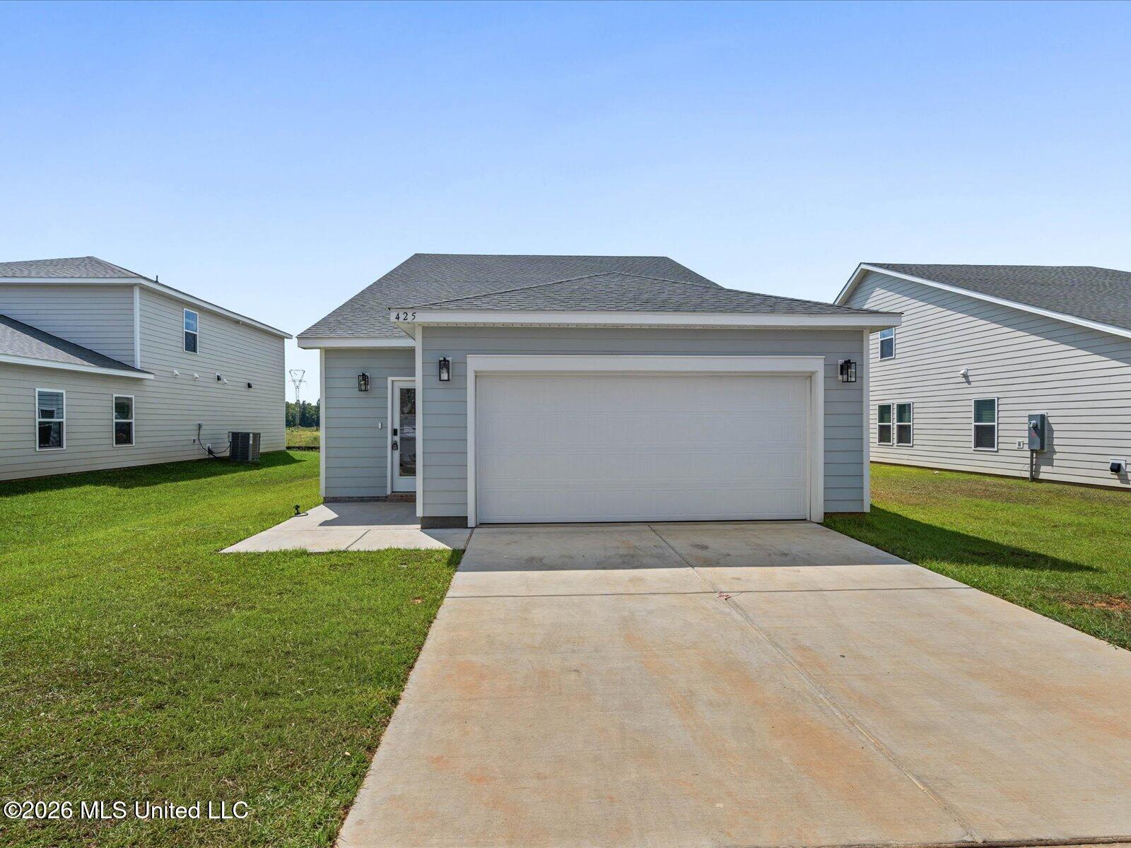 425 Pimento Circle Property Photo 5
