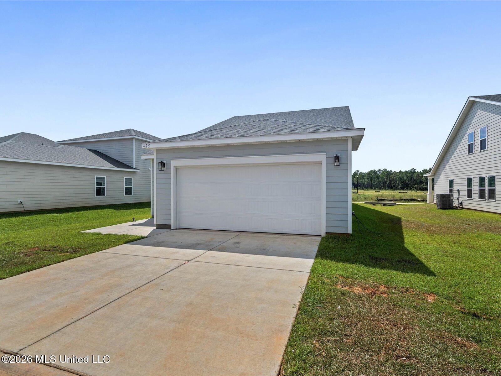425 Pimento Circle Property Photo 6
