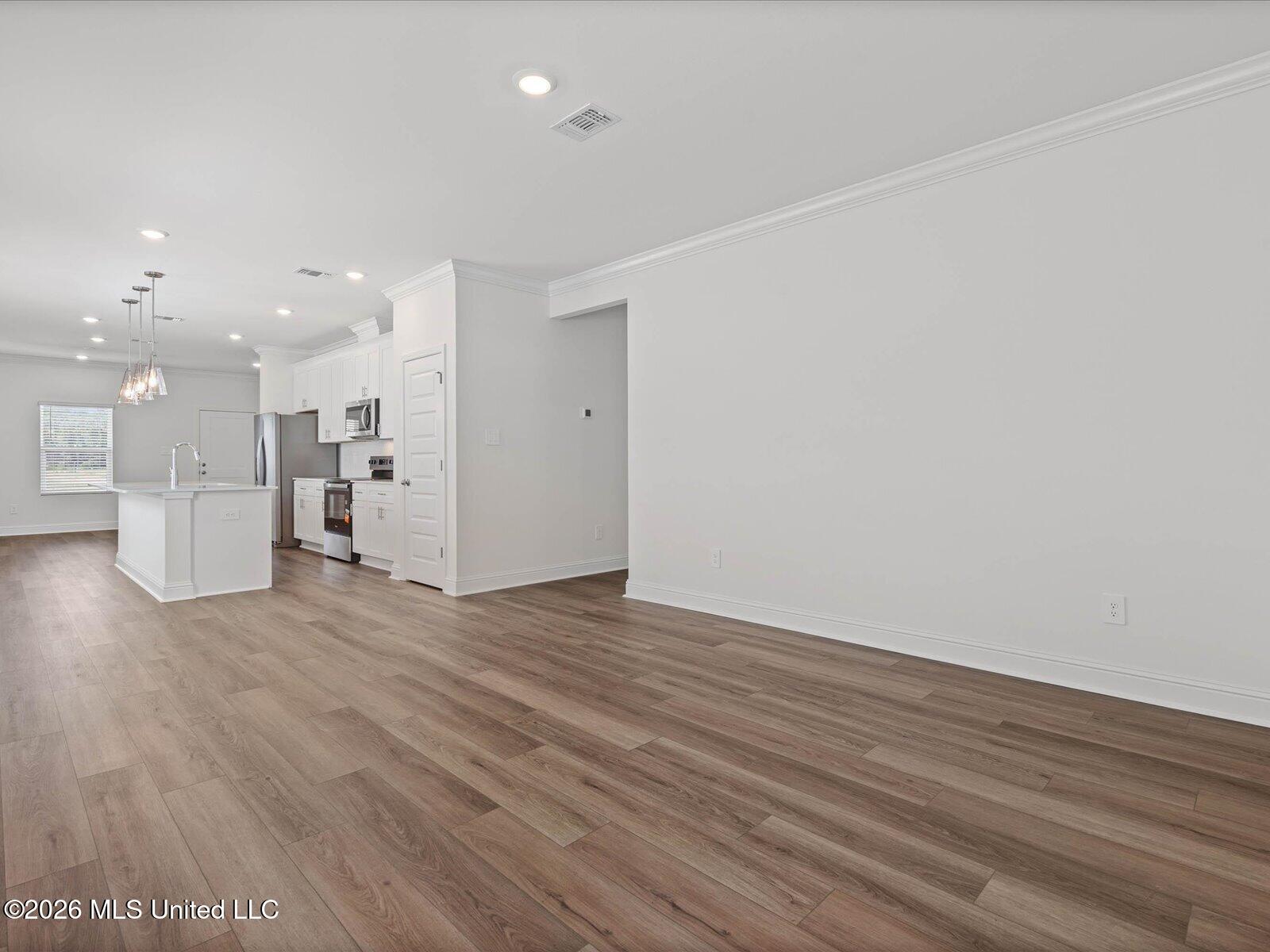 404 Pimento Circle Property Photo 3