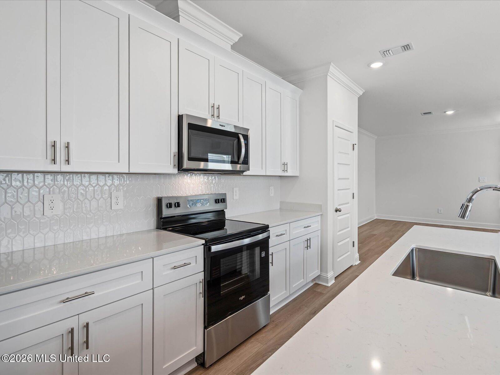 404 Pimento Circle Property Photo 6
