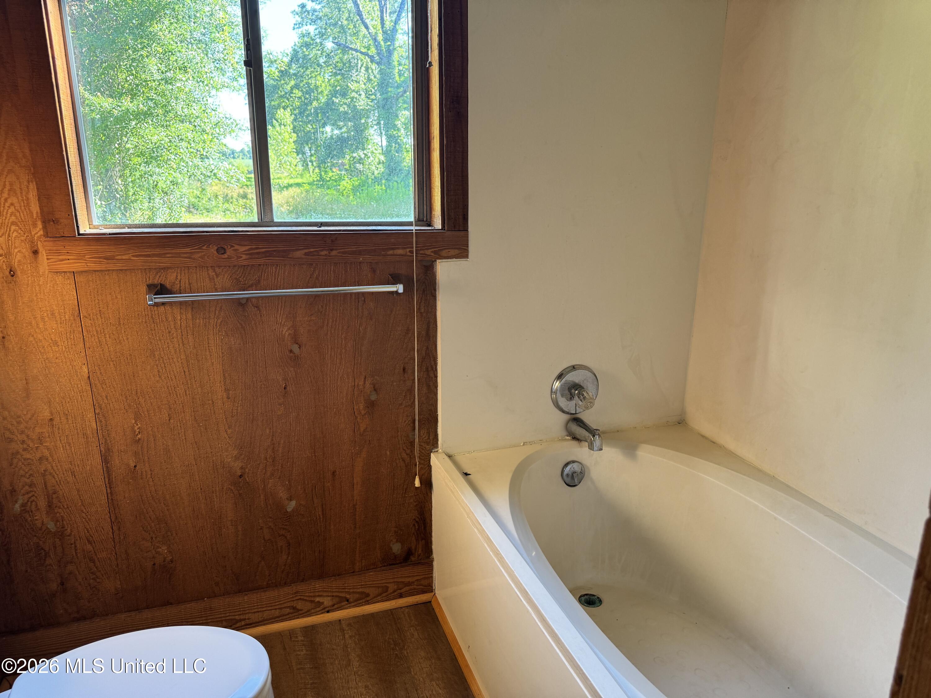 19142 La-15 Property Photo 15
