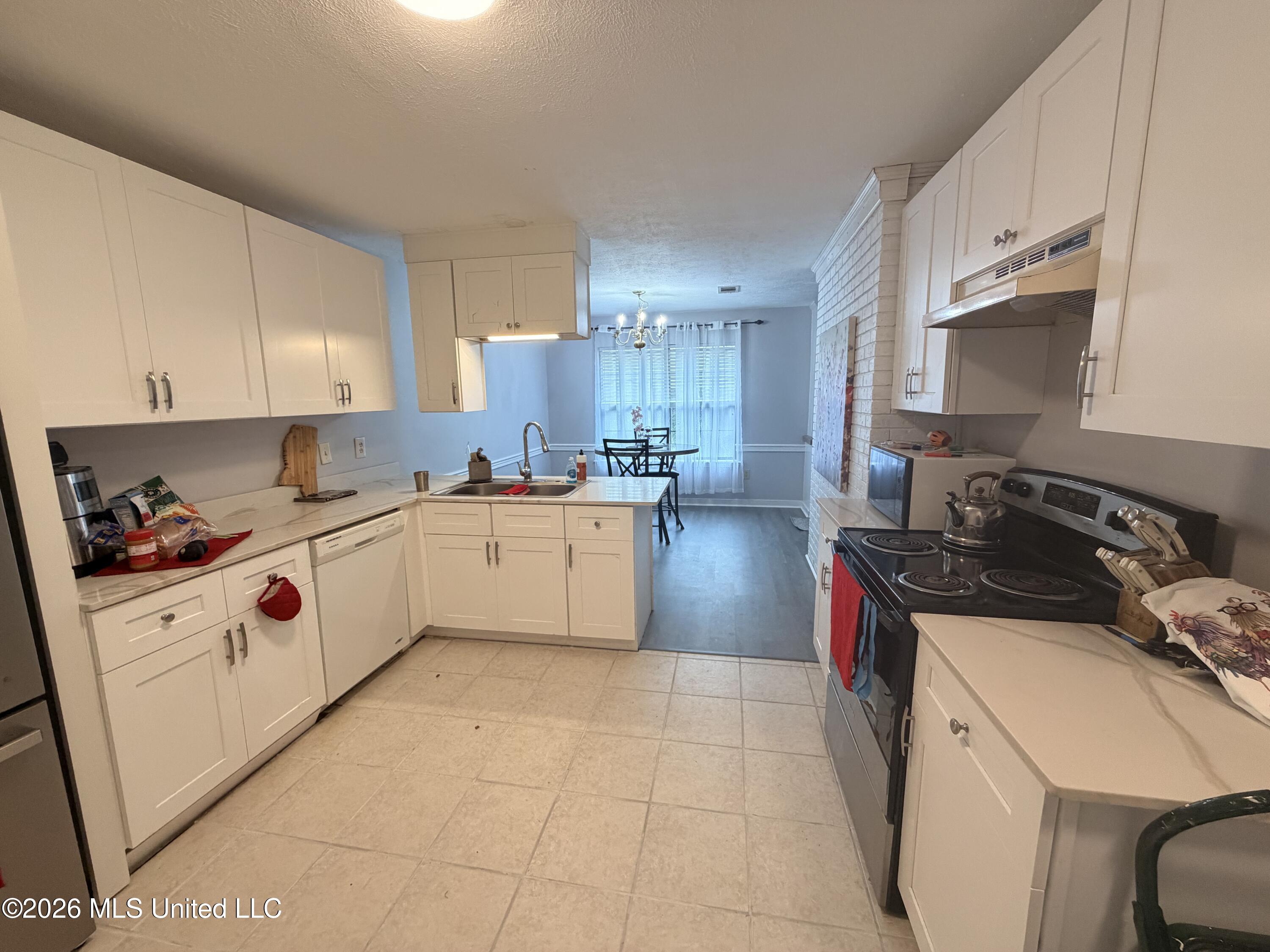 19 Ashland Avenue Property Photo 7