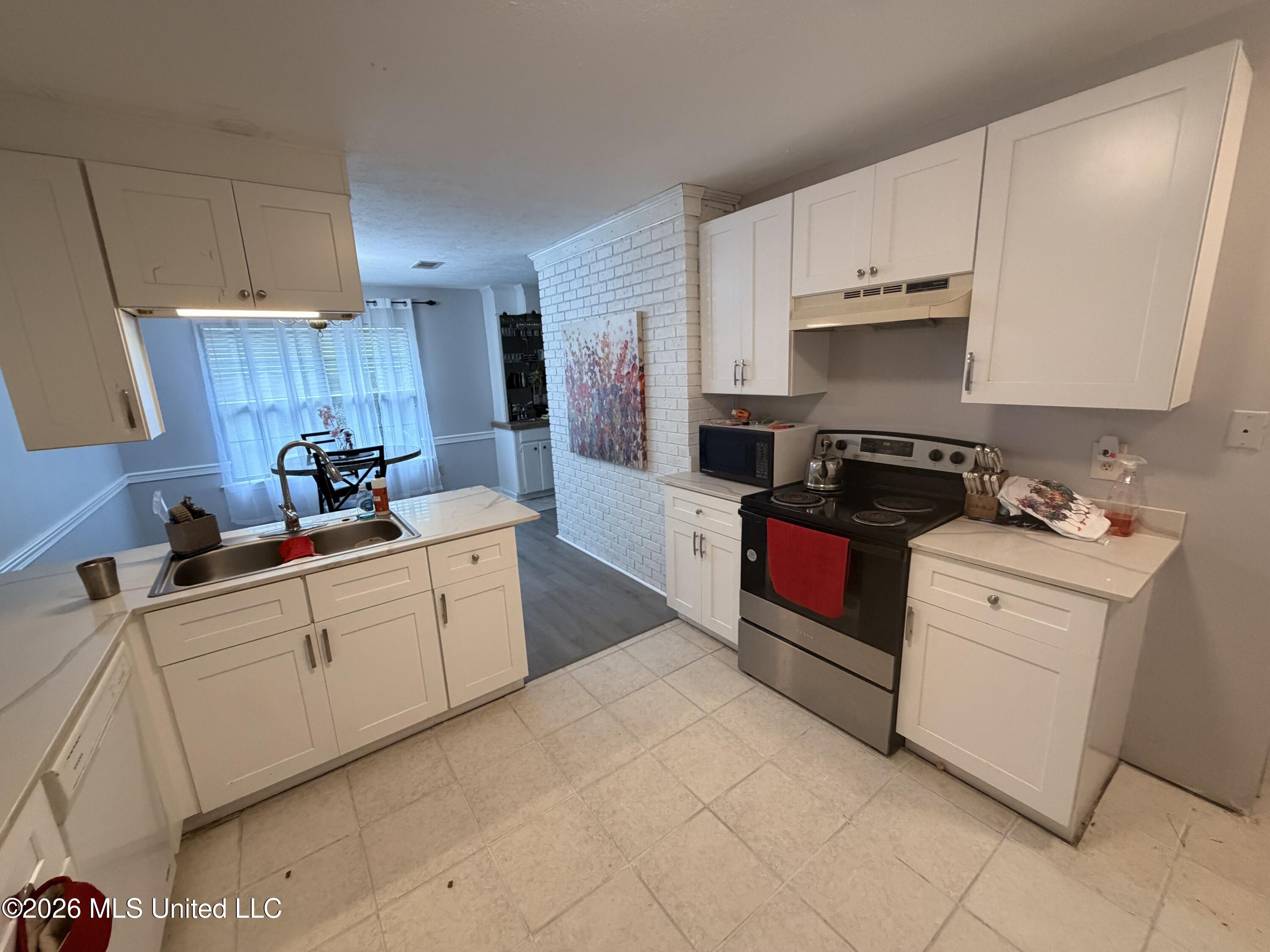 19 Ashland Avenue Property Photo 9