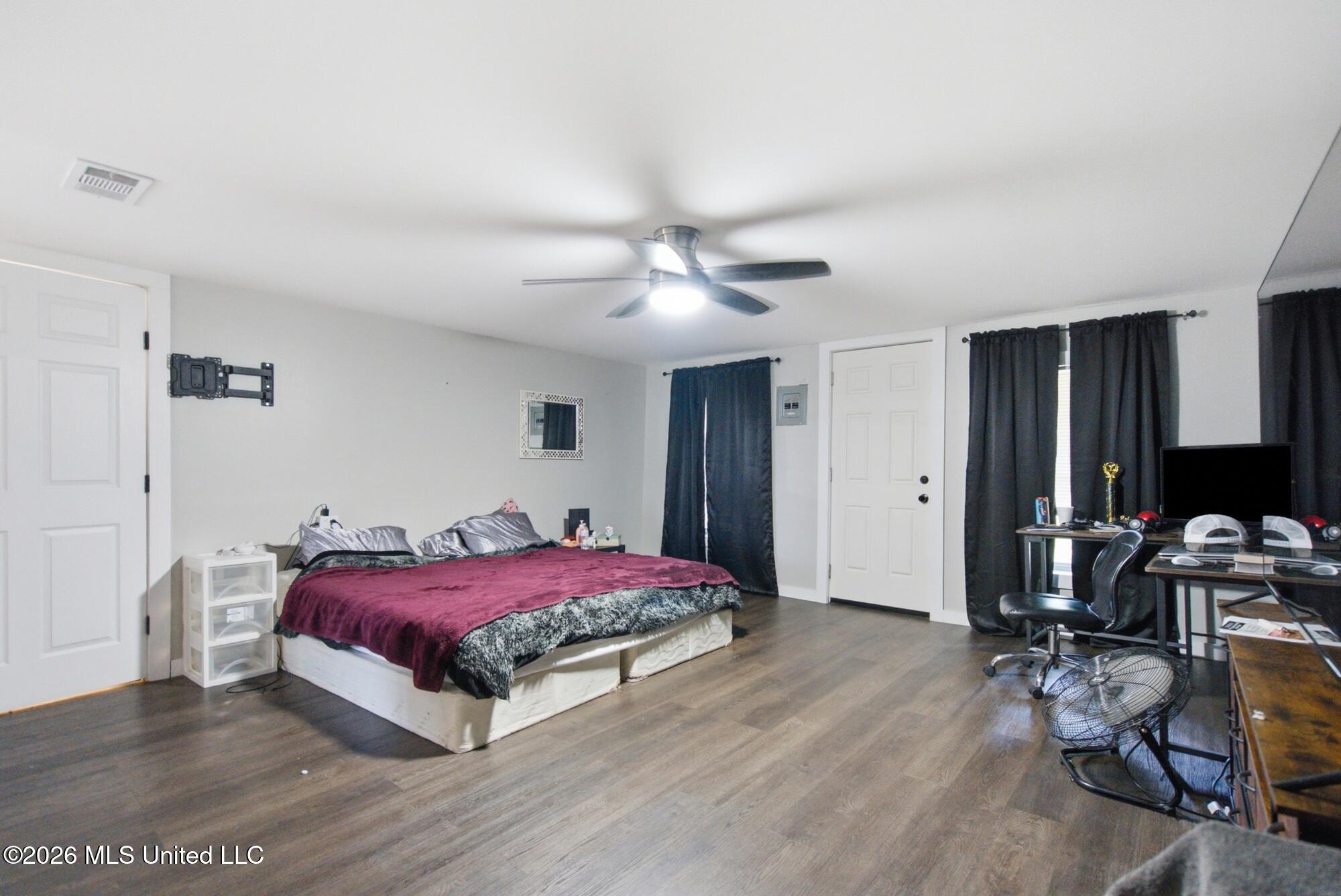 1230 Weeks Road Property Photo 16