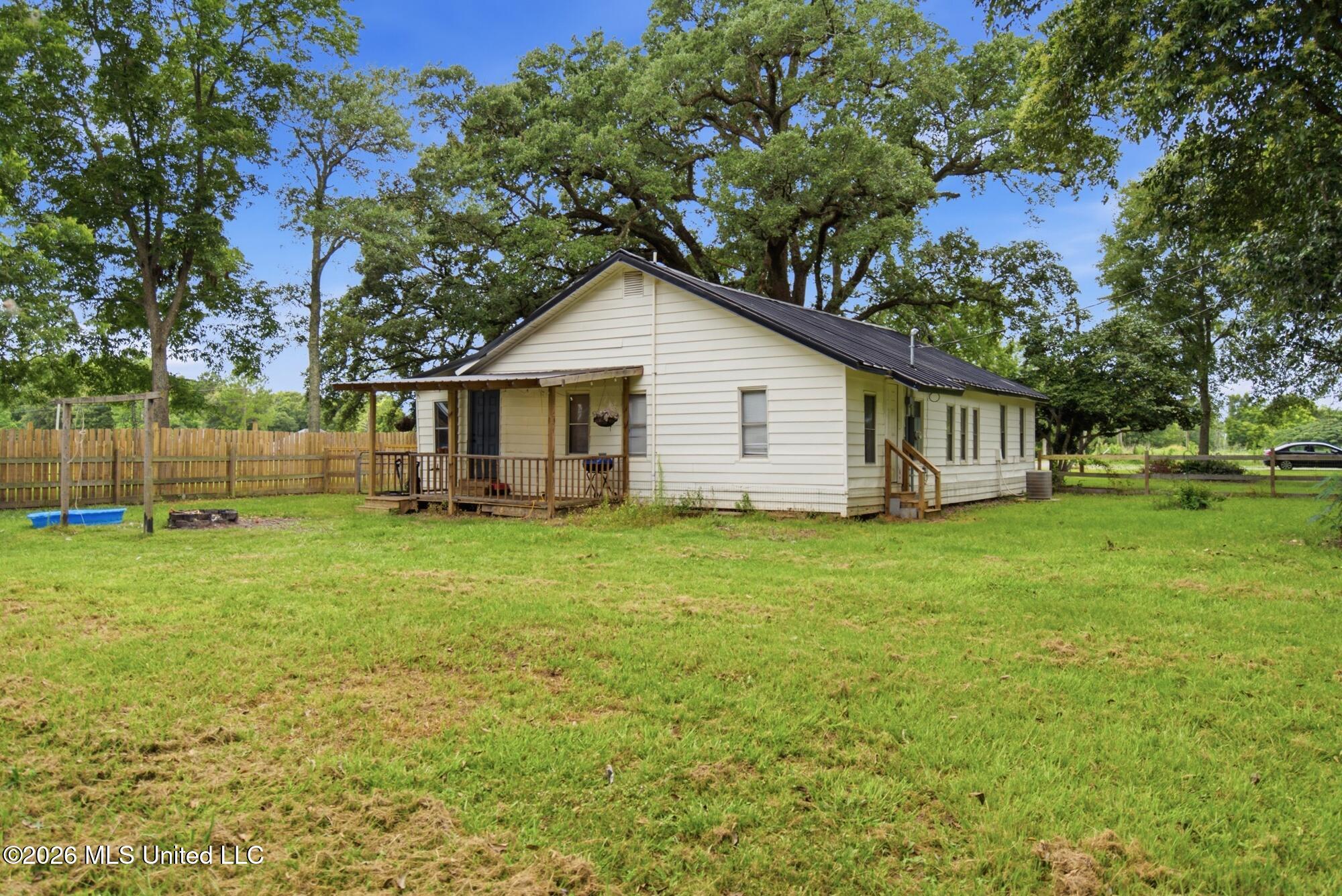 1230 Weeks Road Property Photo 28
