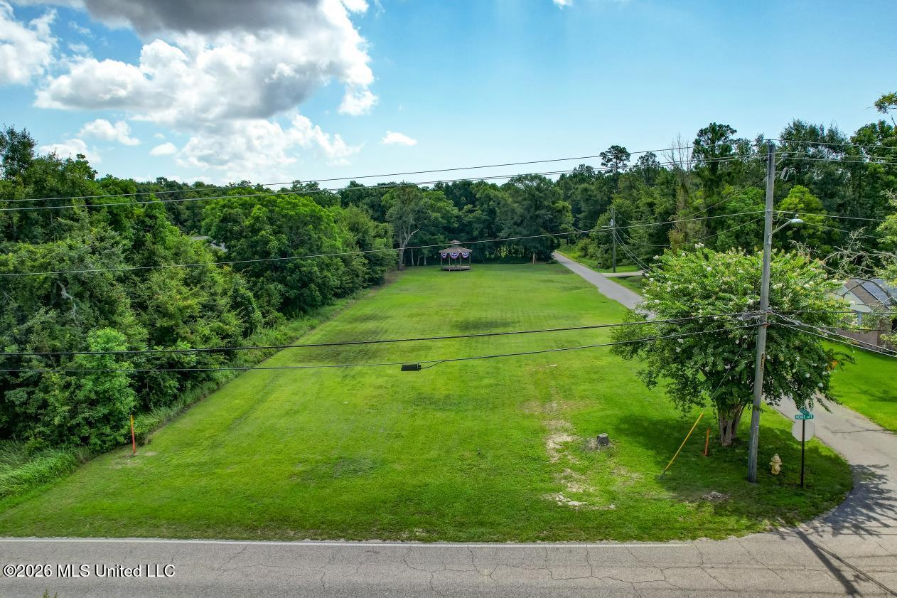 342 Menge Avenue Property Photo 3
