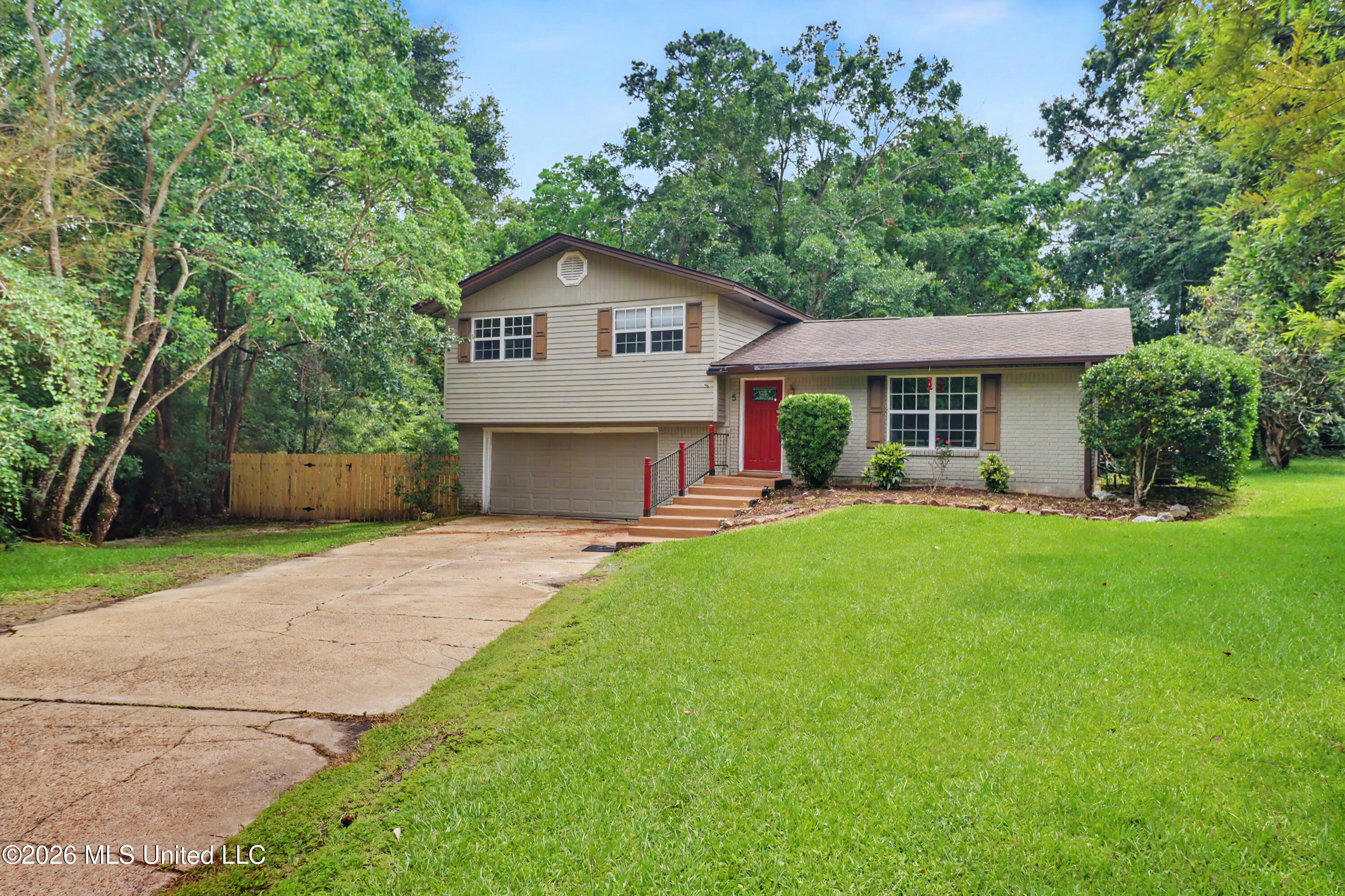 5 Shady Side Circle Property Photo 2