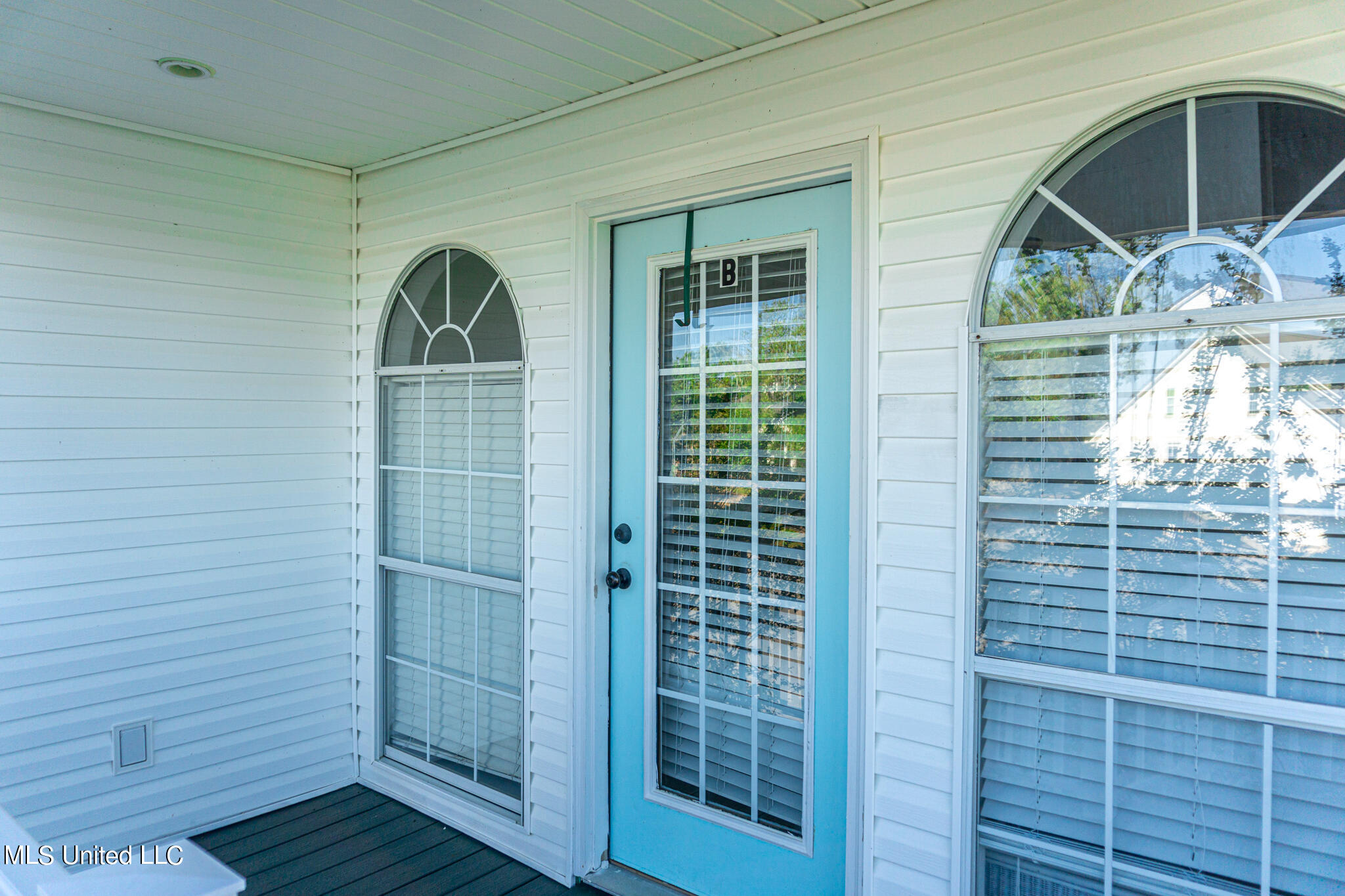 1102 Stanfield Point Road Property Photo 3