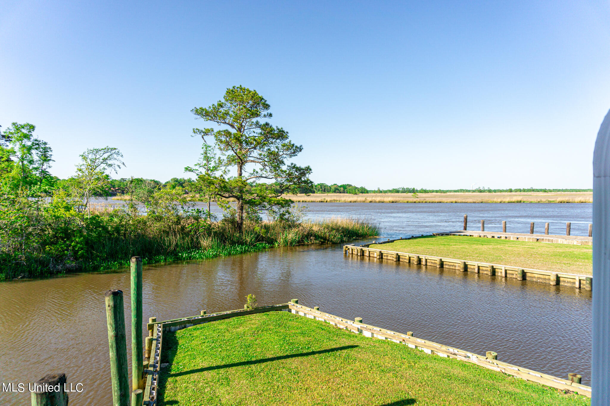 1102 Stanfield Point Road Property Photo 4