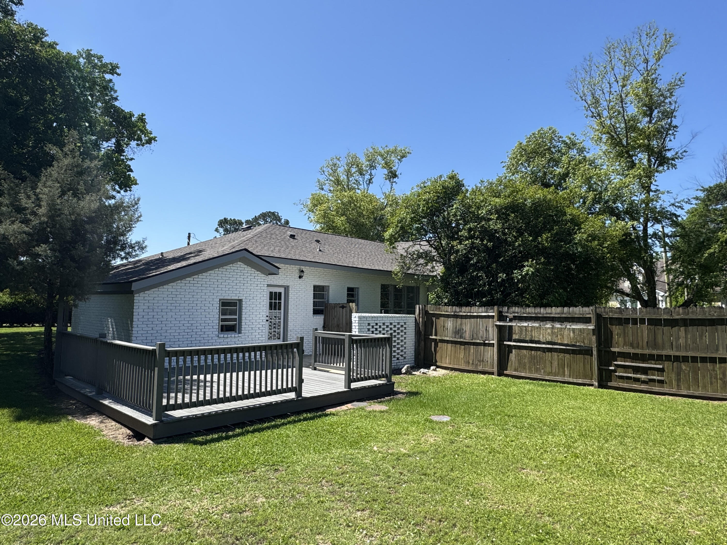 406 Brookhaven Street Property Photo 5