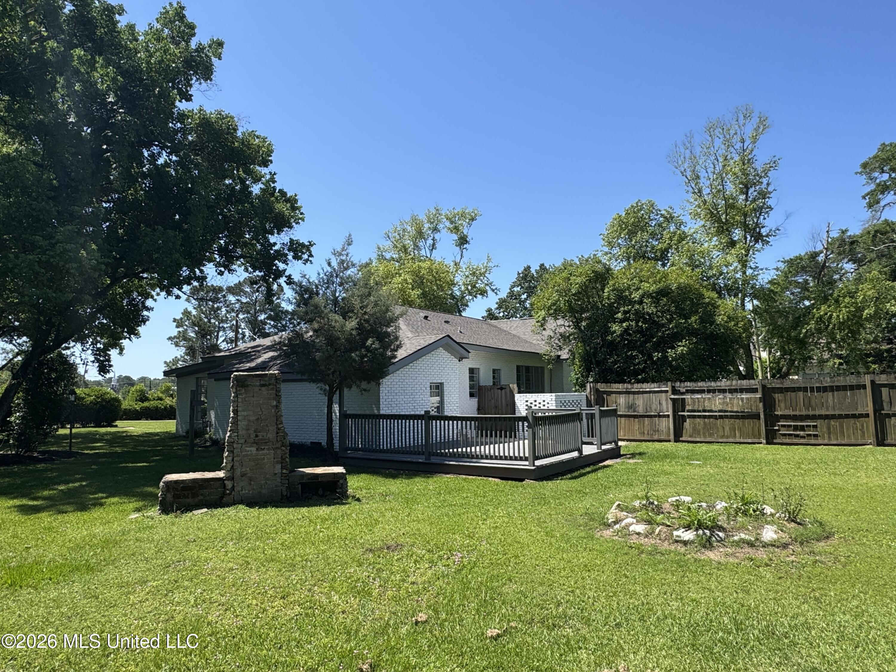 406 Brookhaven Street Property Photo 6