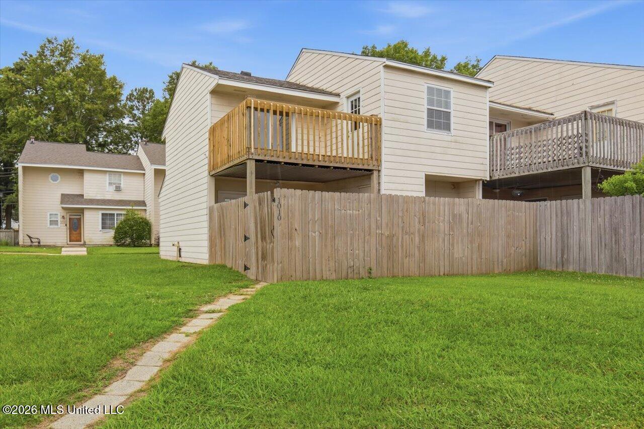 1010 Windrose Drive Property Photo 1