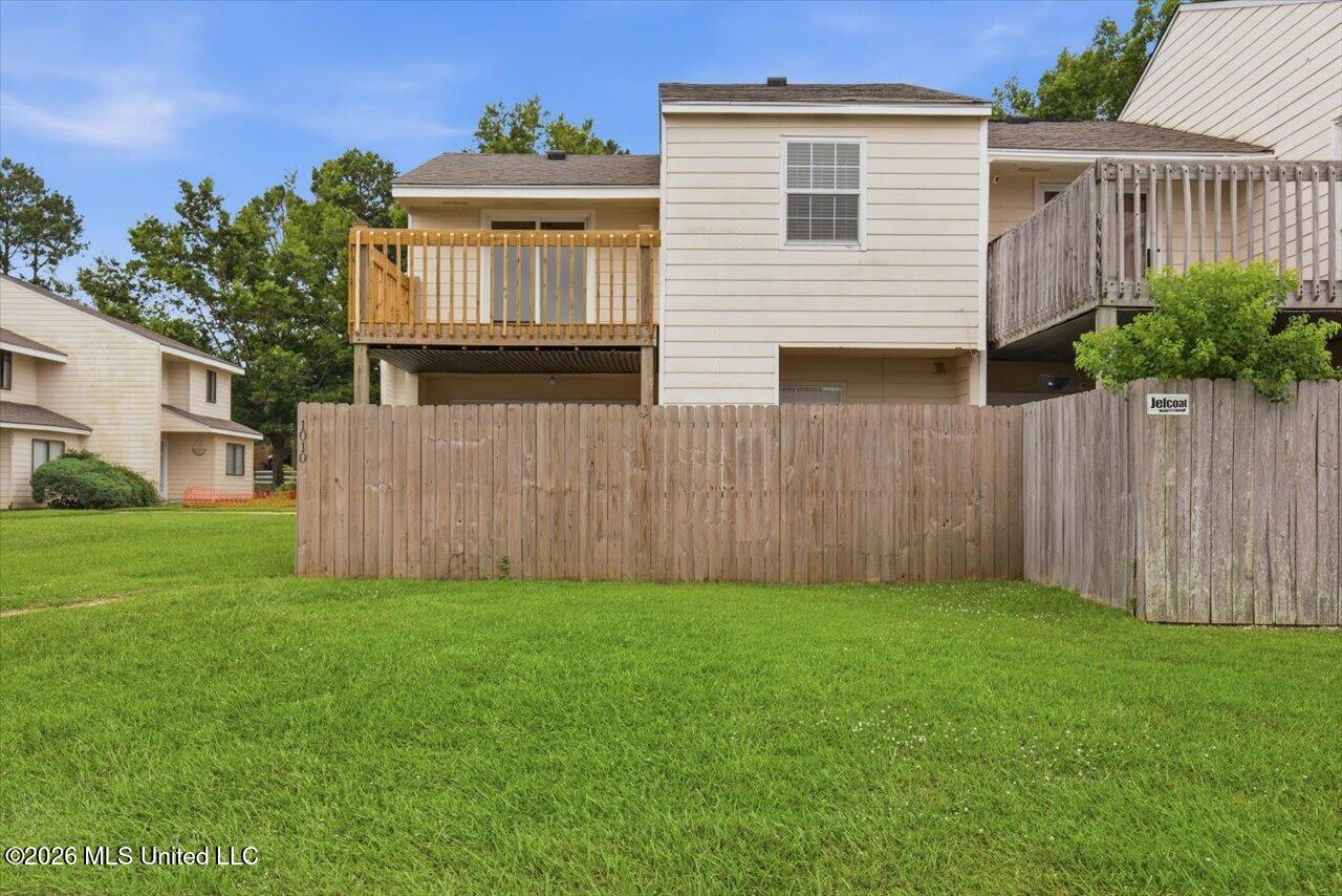 1010 Windrose Drive Property Photo 3
