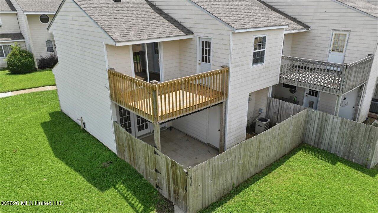 1010 Windrose Drive Property Photo 4