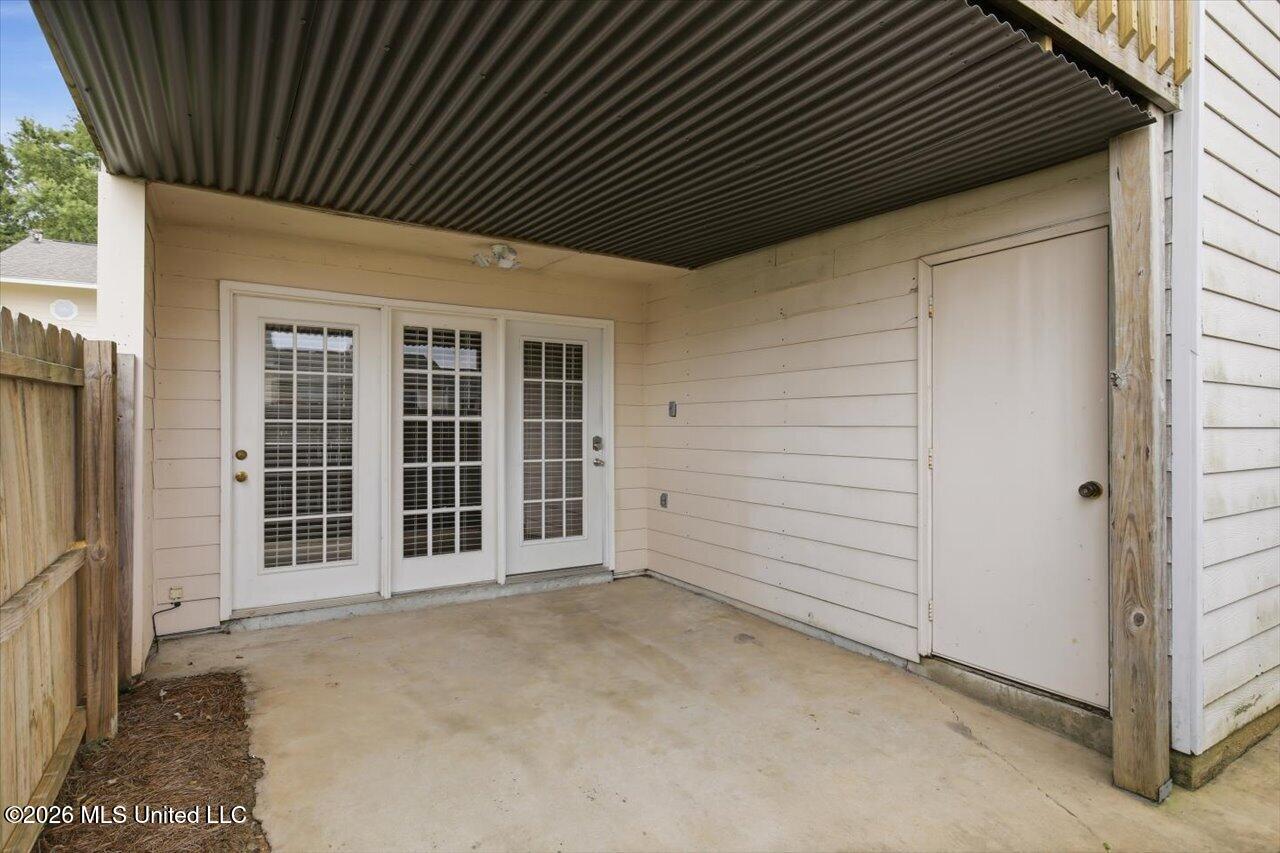 1010 Windrose Drive Property Photo 5