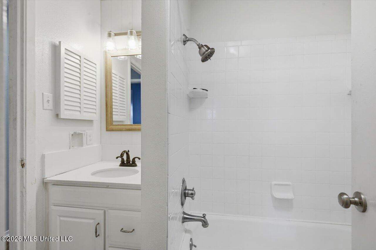 1010 Windrose Drive Property Photo 22