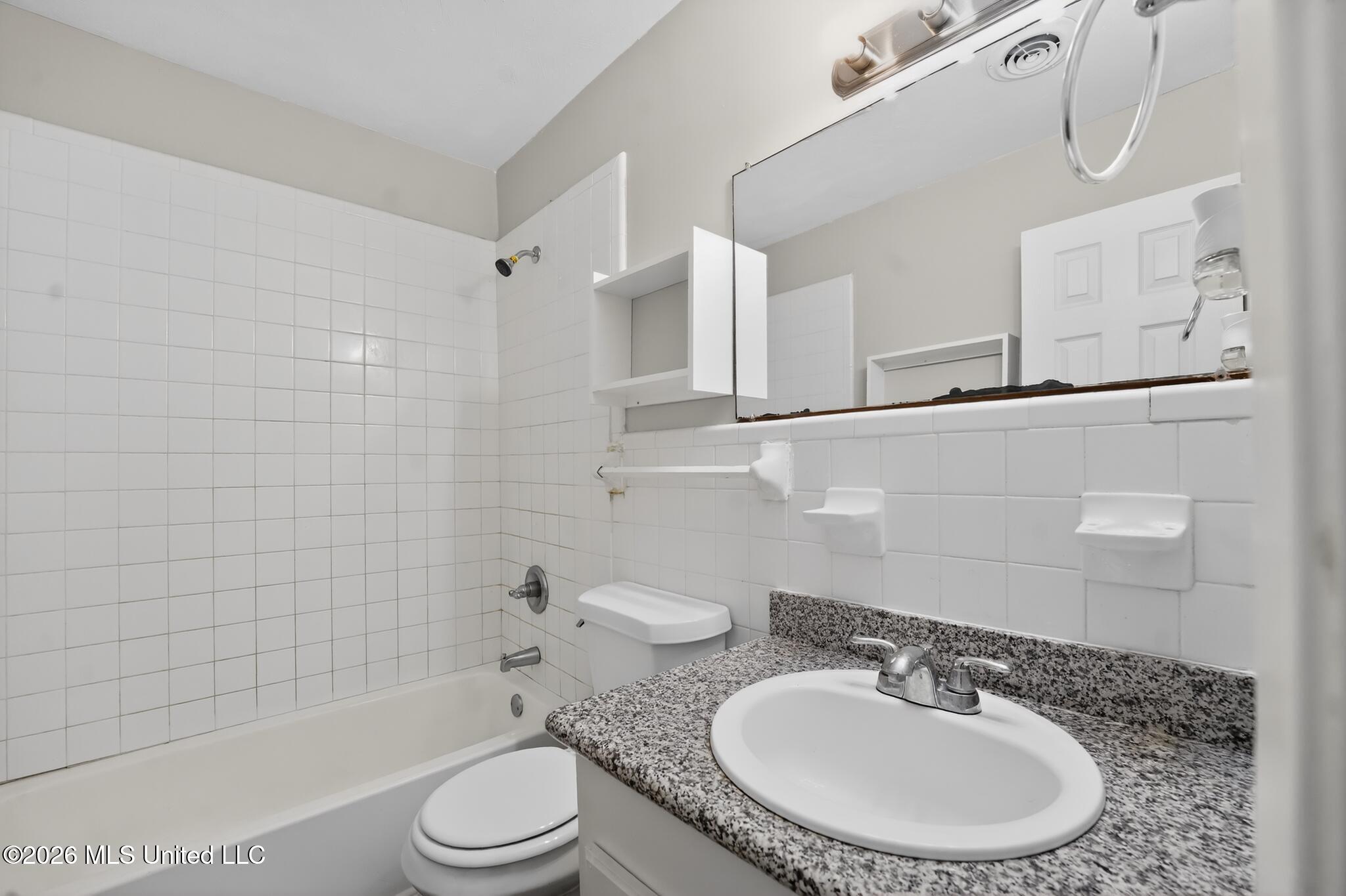405 Crestview Drive Property Photo 13