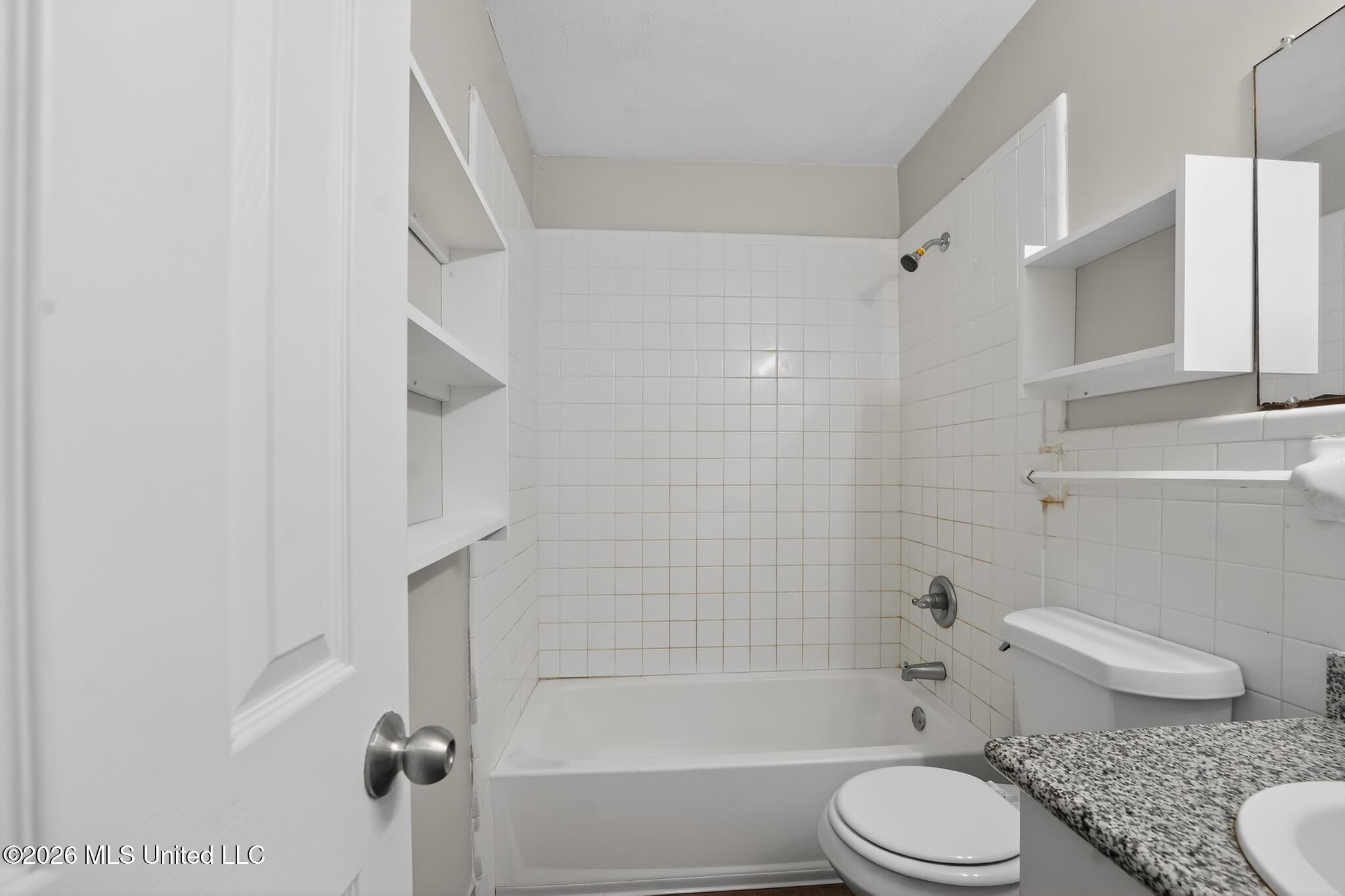 405 Crestview Drive Property Photo 18