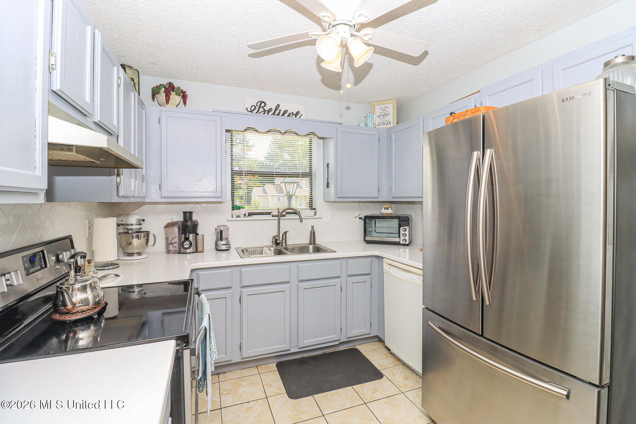 1014 Twin Pine Lane Property Photo 8