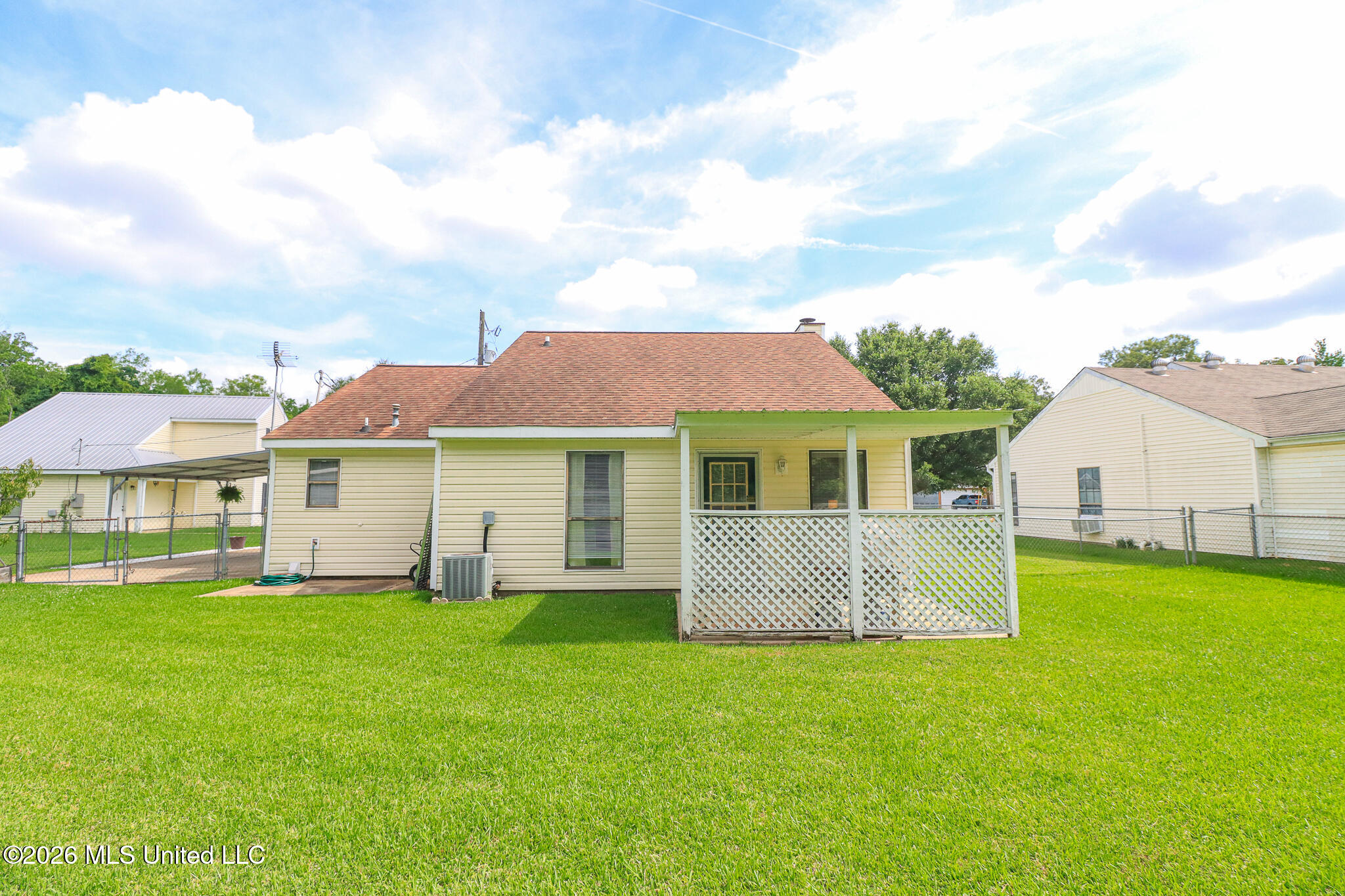 1014 Twin Pine Lane Property Photo 30